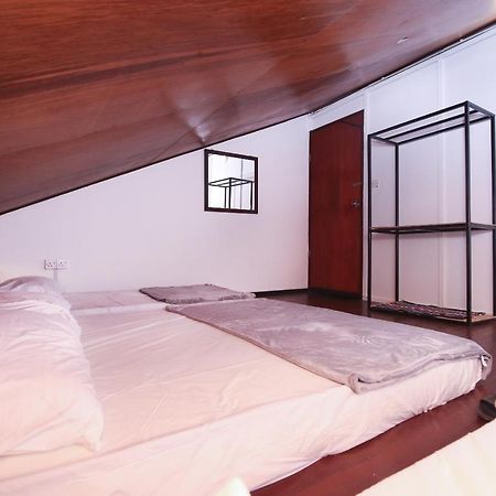 Spot On 90141 Threehouse Bed & Breakfast Kuching Eksteriør bilde