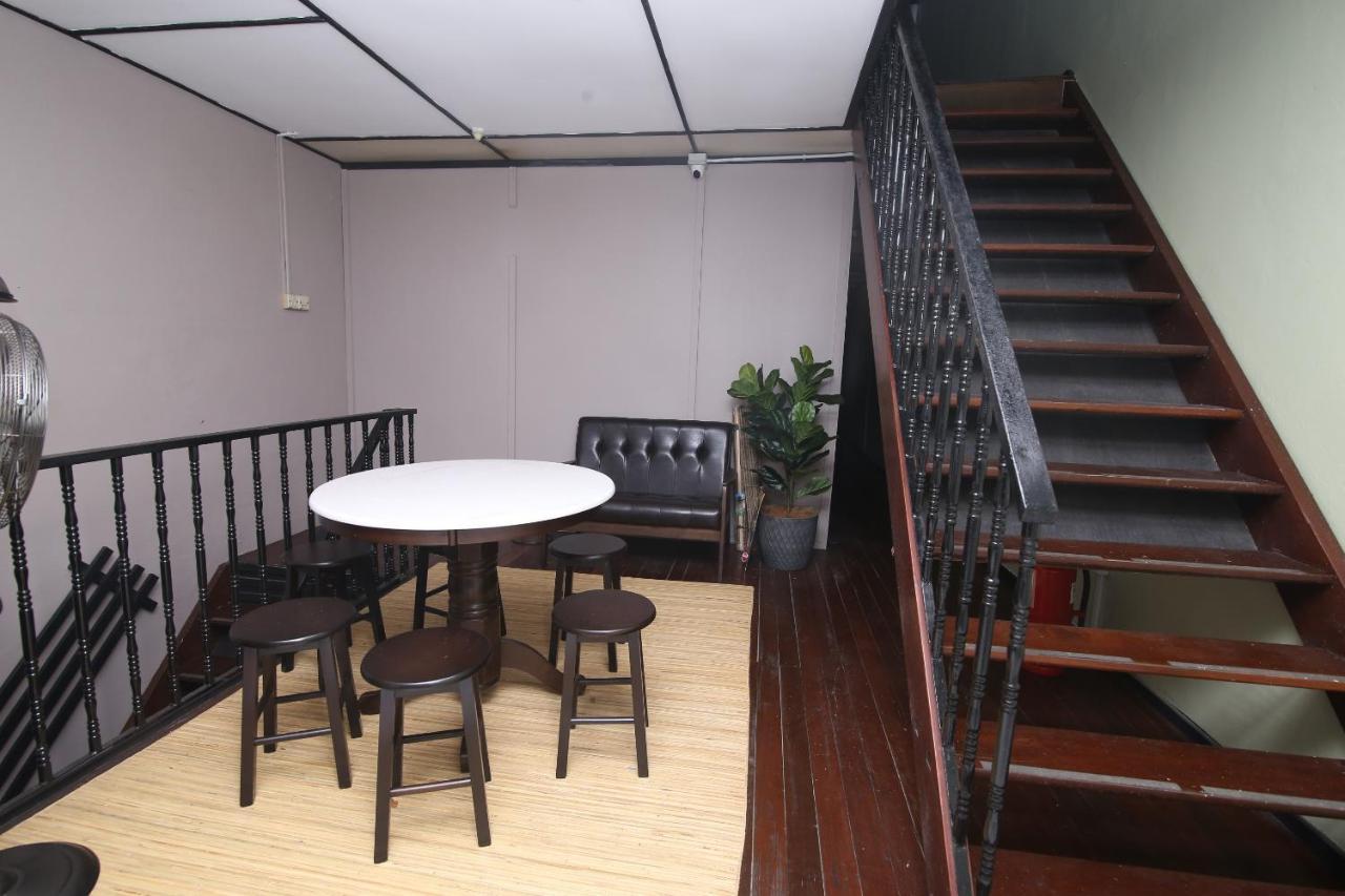 Spot On 90141 Threehouse Bed & Breakfast Kuching Eksteriør bilde